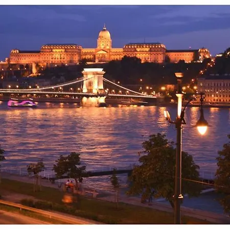 Full Danube -castle Panorama Classic *