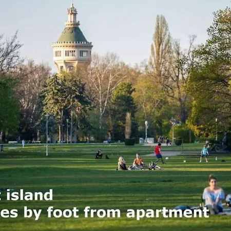 Full Danube -castle Panorama Classic *