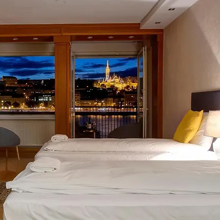 Full Danube -castle Panorama Classic Apartamento *