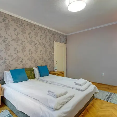 Full Danube -castle Panorama Classic *