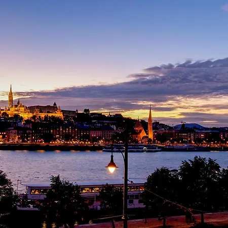 Full Danube -castle Panorama Classic Budapest