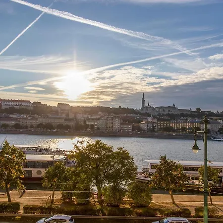 Full Danube -castle Panorama Classic Budapest