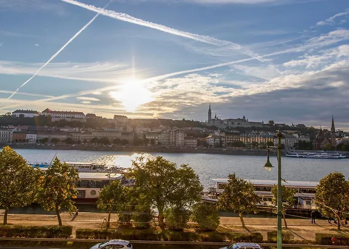 Full Danube -castle Panorama Classic Budapest