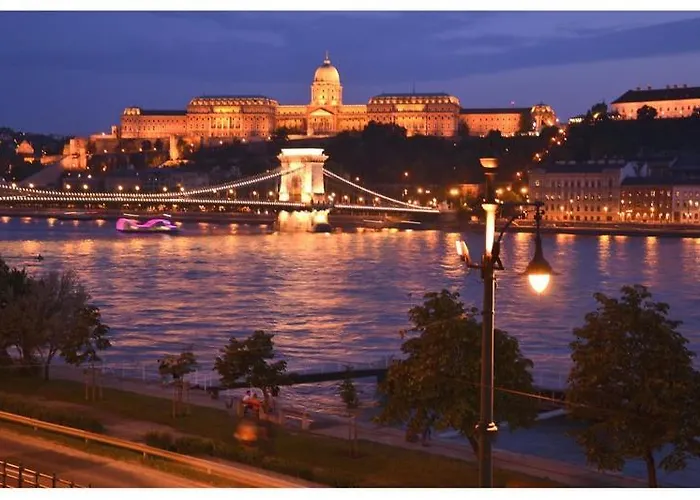 Full Danube -castle Panorama Classic *