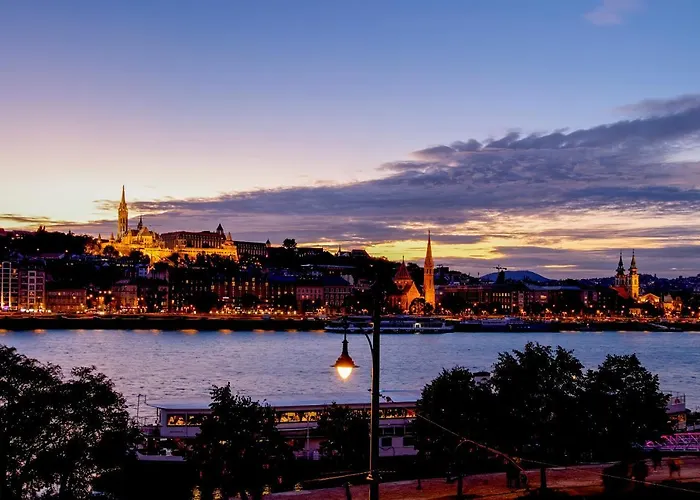 Full Danube -castle Panorama Classic Budapesta